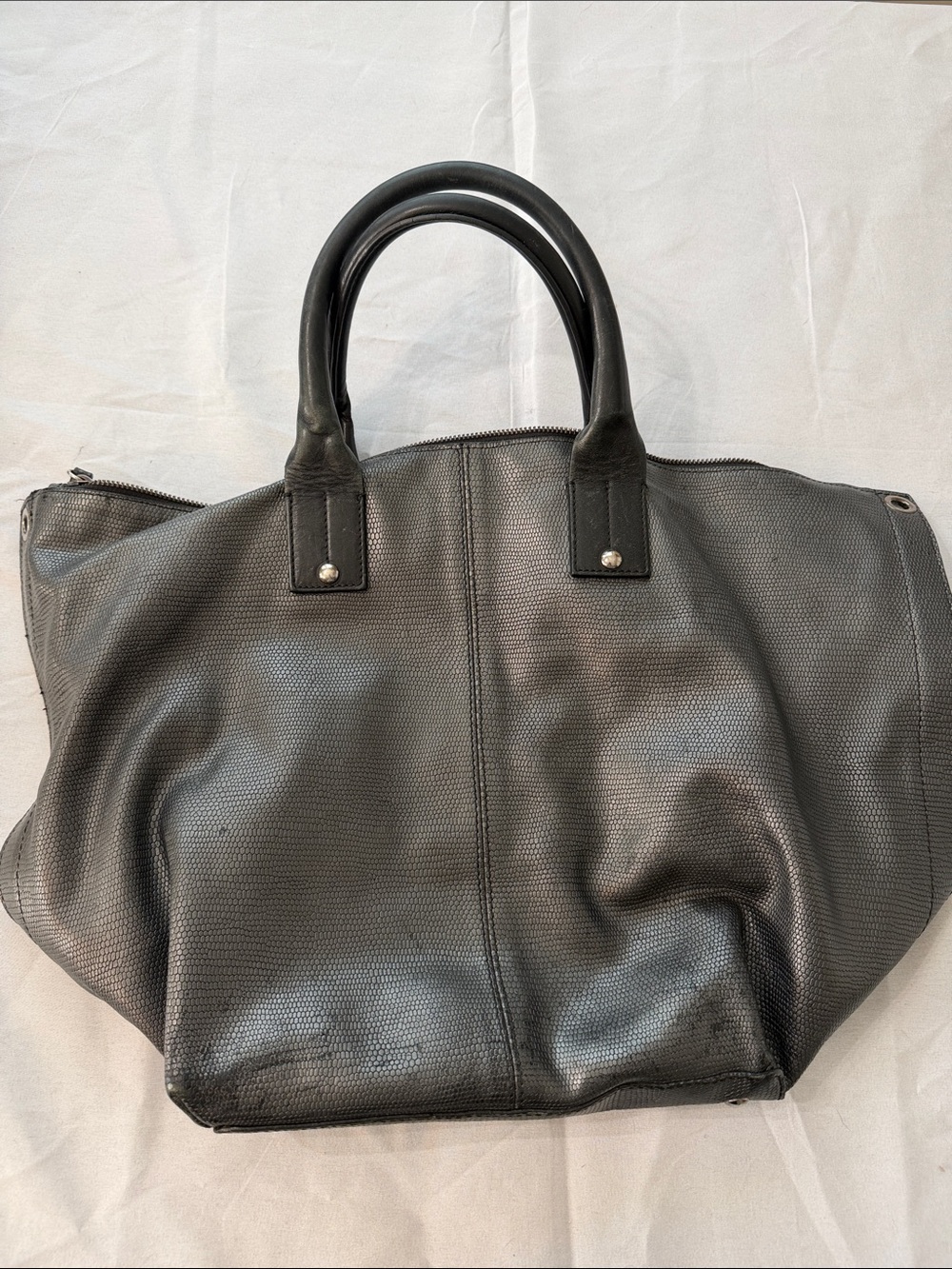 Classic Black Leather Tote Bag - Stylish Everyday Carry
